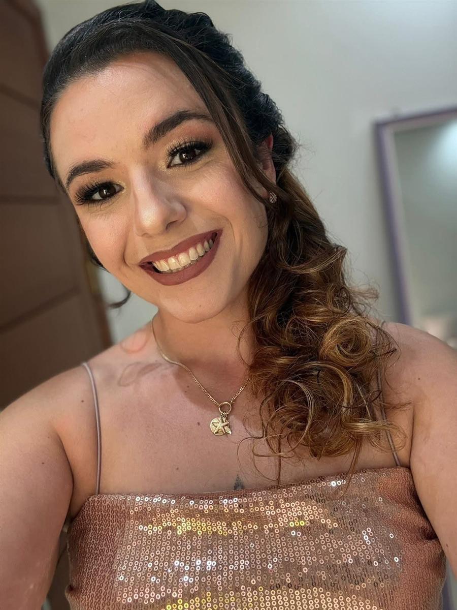 Maquiagem de festa realizada pela VOG Beauty Design
